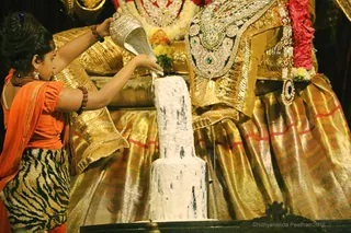 http://nithyananda.org/sites/default/files/photo-gallery/2018-10Oct-12-nithyananda-diary_bengaluru-aadheenam_uttamotama-seva_7T9A1848.JPG