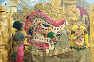 http://nithyananda.org/sites/default/files/photo-gallery/2018-10Oct-12-nithyananda-diary_bengaluru-aadheenam_uttamotama-seva_7T9A1890.JPG