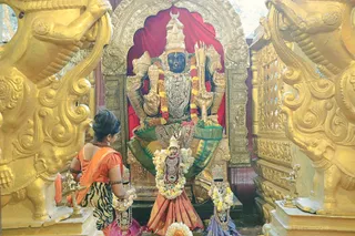 http://nithyananda.org/sites/default/files/photo-gallery/2018-10Oct-12-nithyananda-diary_bengaluru-aadheenam_uttamotama-seva_7T9A1905.JPG
