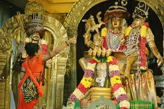 http://nithyananda.org/sites/default/files/photo-gallery/2018-10Oct-12-nithyananda-diary_bengaluru-aadheenam_uttamotama-seva_7T9A1978.JPG