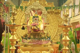http://nithyananda.org/sites/default/files/photo-gallery/2018-10Oct-12-nithyananda-diary_bengaluru-aadheenam_uttamotama-seva_7T9A2169.JPG