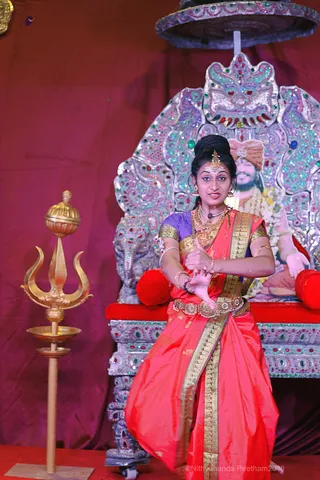 http://nithyananda.org/sites/default/files/photo-gallery/2018-10Oct-12-nithyananda-diary_bengaluru-aadheenam_uttamotama-seva_7T9A9039.JPG