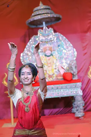 http://nithyananda.org/sites/default/files/photo-gallery/2018-10Oct-12-nithyananda-diary_bengaluru-aadheenam_uttamotama-seva_7T9A9108.JPG