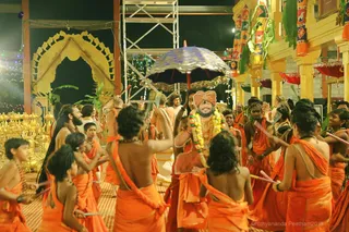http://nithyananda.org/sites/default/files/photo-gallery/2018-10Oct-12-nithyananda-diary_bengaluru-aadheenam_uttamotama-seva_7T9A9276.JPG