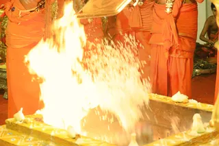 http://nithyananda.org/sites/default/files/photo-gallery/2018-10Oct-12-nithyananda-diary_bengaluru-aadheenam_uttamotama-seva_7T9A9304.JPG