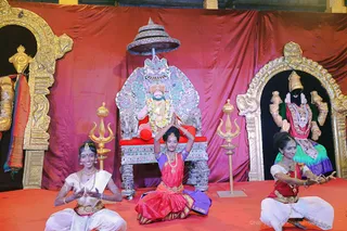 http://nithyananda.org/sites/default/files/photo-gallery/2018-10Oct-12-nithyananda-diary_bengaluru-aadheenam_uttamotama-seva_7T9A9406.JPG