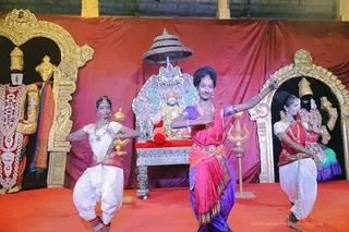 http://nithyananda.org/sites/default/files/photo-gallery/2018-10Oct-12-nithyananda-diary_bengaluru-aadheenam_uttamotama-seva_7T9A9411.JPG