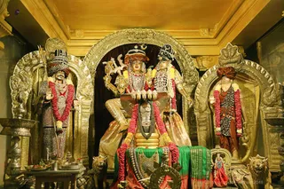 http://nithyananda.org/sites/default/files/photo-gallery/2018-10Oct-12-nithyananda-diary_bengaluru-aadheenam_uttamotama-seva_7T9A9456.JPG