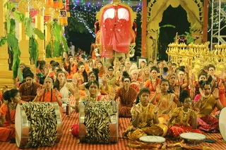 http://nithyananda.org/sites/default/files/photo-gallery/2018-10Oct-12-nithyananda-diary_bengaluru-aadheenam_uttamotama-seva_7T9A9476.JPG