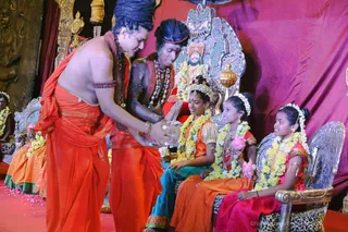 http://nithyananda.org/sites/default/files/photo-gallery/2018-10Oct-12-nithyananda-diary_bengaluru-aadheenam_uttamotama-seva_7T9A9484.JPG