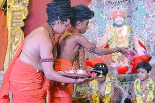 http://nithyananda.org/sites/default/files/photo-gallery/2018-10Oct-12-nithyananda-diary_bengaluru-aadheenam_uttamotama-seva_7T9A9585.JPG