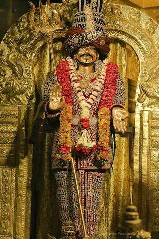 http://nithyananda.org/sites/default/files/photo-gallery/2018-10Oct-13-nithyananda-diary_bengaluru-aadheenam_uttamotama-seva_7T7A9947.JPG