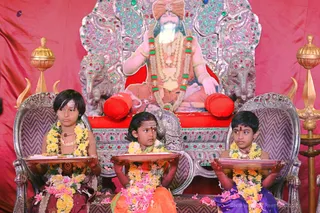 http://nithyananda.org/sites/default/files/photo-gallery/2018-10Oct-13-nithyananda-diary_bengaluru-aadheenam_uttamotama-seva_7T7A9999.JPG