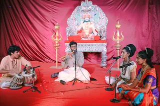 http://nithyananda.org/sites/default/files/photo-gallery/2018-10Oct-13-nithyananda-diary_bengaluru-aadheenam_uttamotama-seva_7T9A0086.JPG