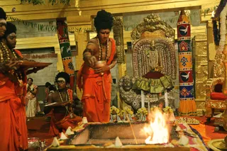 http://nithyananda.org/sites/default/files/photo-gallery/2018-10Oct-13-nithyananda-diary_bengaluru-aadheenam_uttamotama-seva_7T9A0102.JPG