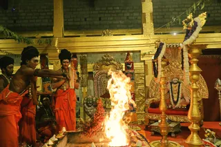 http://nithyananda.org/sites/default/files/photo-gallery/2018-10Oct-13-nithyananda-diary_bengaluru-aadheenam_uttamotama-seva_7T9A0103.JPG