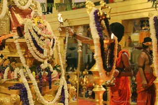 http://nithyananda.org/sites/default/files/photo-gallery/2018-10Oct-13-nithyananda-diary_bengaluru-aadheenam_uttamotama-seva_7T9A0163.JPG