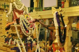 http://nithyananda.org/sites/default/files/photo-gallery/2018-10Oct-13-nithyananda-diary_bengaluru-aadheenam_uttamotama-seva_7T9A0167.JPG