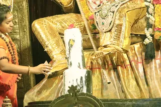http://nithyananda.org/sites/default/files/photo-gallery/2018-10Oct-13-nithyananda-diary_bengaluru-aadheenam_uttamotama-seva_7T9A9691.JPG
