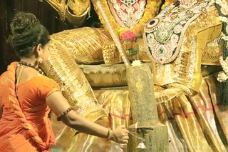 http://nithyananda.org/sites/default/files/photo-gallery/2018-10Oct-13-nithyananda-diary_bengaluru-aadheenam_uttamotama-seva_7T9A9707.JPG