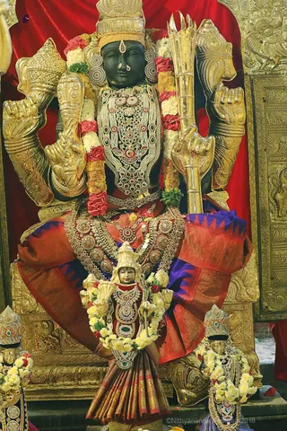 http://nithyananda.org/sites/default/files/photo-gallery/2018-10Oct-13-nithyananda-diary_bengaluru-aadheenam_uttamotama-seva_7T9A9716.JPG