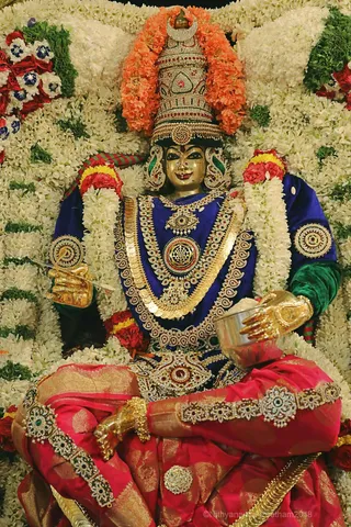 http://nithyananda.org/sites/default/files/photo-gallery/2018-10Oct-13-nithyananda-diary_bengaluru-aadheenam_uttamotama-seva_7T9A9723.JPG
