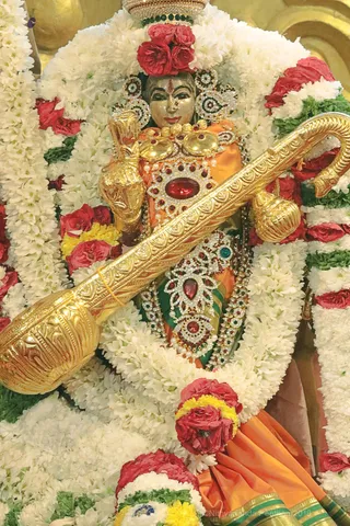 http://nithyananda.org/sites/default/files/photo-gallery/2018-10Oct-13-nithyananda-diary_bengaluru-aadheenam_uttamotama-seva_7T9A9729.JPG