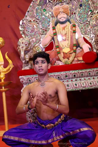 http://nithyananda.org/sites/default/files/photo-gallery/2018-10Oct-14-nithyananda-diary_bengaluru-aadheenam_uttamotama-seva_7T7A0497.JPG