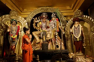 http://nithyananda.org/sites/default/files/photo-gallery/2018-10Oct-14-nithyananda-diary_bengaluru-aadheenam_uttamotama-seva_7T9A0281.JPG