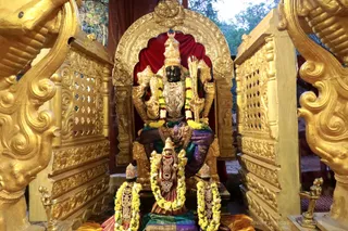 http://nithyananda.org/sites/default/files/photo-gallery/2018-10Oct-14-nithyananda-diary_bengaluru-aadheenam_uttamotama-seva_7T9A0287.JPG