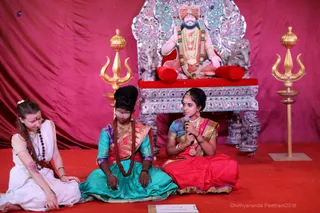 http://nithyananda.org/sites/default/files/photo-gallery/2018-10Oct-14-nithyananda-diary_bengaluru-aadheenam_uttamotama-seva_7T9A0385.JPG