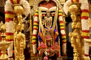 http://nithyananda.org/sites/default/files/photo-gallery/2018-10Oct-14-nithyananda-diary_bengaluru-aadheenam_uttamotama-seva_7T9A0480.JPG