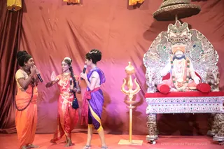 http://nithyananda.org/sites/default/files/photo-gallery/2018-10Oct-14-nithyananda-diary_bengaluru-aadheenam_uttamotama-seva_7T9A0538.JPG