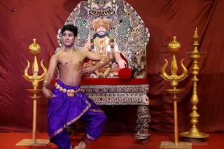 http://nithyananda.org/sites/default/files/photo-gallery/2018-10Oct-14-nithyananda-diary_bengaluru-aadheenam_uttamotama-seva_7T9A0564.JPG