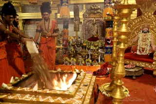 http://nithyananda.org/sites/default/files/photo-gallery/2018-10Oct-14-nithyananda-diary_bengaluru-aadheenam_uttamotama-seva_7T9A0672.JPG