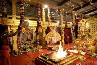 http://nithyananda.org/sites/default/files/photo-gallery/2018-10Oct-14-nithyananda-diary_bengaluru-aadheenam_uttamotama-seva_7T9A0709.JPG