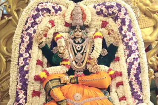 http://nithyananda.org/sites/default/files/photo-gallery/2018-10Oct-15-nithyananda-diary_bengaluru-aadheenam_uttamotama-seva_7T7A0756.JPG