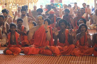 http://nithyananda.org/sites/default/files/photo-gallery/2018-10Oct-15-nithyananda-diary_bengaluru-aadheenam_uttamotama-seva_7T7A0795.JPG