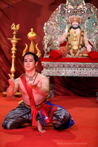 http://nithyananda.org/sites/default/files/photo-gallery/2018-10Oct-15-nithyananda-diary_bengaluru-aadheenam_uttamotama-seva_7T7A0842.JPG