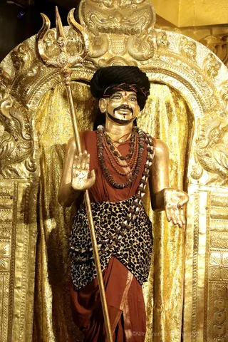 http://nithyananda.org/sites/default/files/photo-gallery/2018-10Oct-15-nithyananda-diary_bengaluru-aadheenam_uttamotama-seva_7T7A1154.JPG