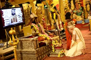 http://nithyananda.org/sites/default/files/photo-gallery/2018-10Oct-15-nithyananda-diary_bengaluru-aadheenam_uttamotama-seva_7T9A0739.JPG