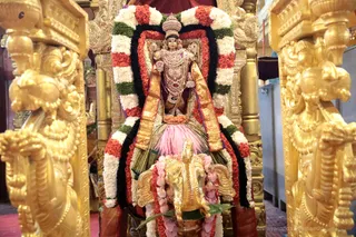 http://nithyananda.org/sites/default/files/photo-gallery/2018-10Oct-15-nithyananda-diary_bengaluru-aadheenam_uttamotama-seva_7T9A0784.JPG