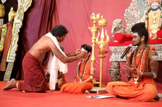 http://nithyananda.org/sites/default/files/photo-gallery/2018-10Oct-15-nithyananda-diary_bengaluru-aadheenam_uttamotama-seva_7T9A0841.JPG
