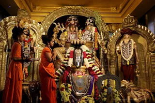 http://nithyananda.org/sites/default/files/photo-gallery/2018-10Oct-15-nithyananda-diary_bengaluru-aadheenam_uttamotama-seva_7T9A0930.JPG