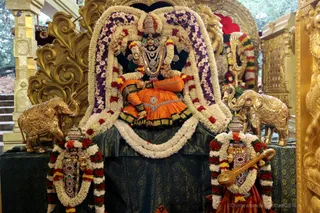 http://nithyananda.org/sites/default/files/photo-gallery/2018-10Oct-15-nithyananda-diary_bengaluru-aadheenam_uttamotama-seva_7T9A0935.JPG