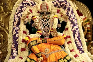 http://nithyananda.org/sites/default/files/photo-gallery/2018-10Oct-15-nithyananda-diary_bengaluru-aadheenam_uttamotama-seva_7T9A0984.JPG