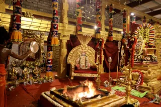 http://nithyananda.org/sites/default/files/photo-gallery/2018-10Oct-15-nithyananda-diary_bengaluru-aadheenam_uttamotama-seva_7T9A1144.JPG