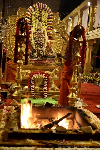 http://nithyananda.org/sites/default/files/photo-gallery/2018-10Oct-15-nithyananda-diary_bengaluru-aadheenam_uttamotama-seva_7T9A1161.JPG