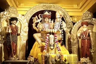 http://nithyananda.org/sites/default/files/photo-gallery/2018-10Oct-15-nithyananda-diary_bengaluru-aadheenam_uttamotama-seva_7T9A1183.JPG