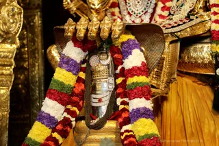 http://nithyananda.org/sites/default/files/photo-gallery/2018-10Oct-16-nithyananda-diary_bengaluru-aadheenam_uttamotama-seva_7T7A1309.JPG